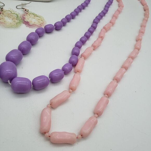 Fun Jewelry Lot of Pastel Pink Purple Cream Colored Necklaces Bracelets Earrings - Picture 8 of 13